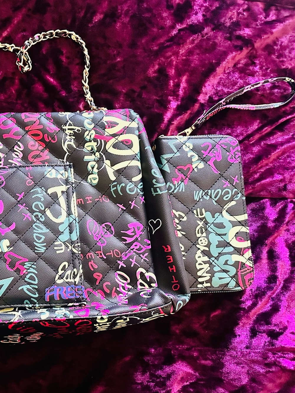 NEW! ✨ Quilted Graffiti Print Chain Shoulder Bag & Matching Wallet Multicolor - Picture 7 of 13